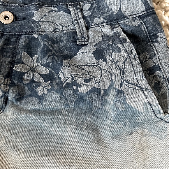 Tristan jean flower faded print short - Picture 3 of 4